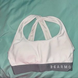 white under armour sports bra